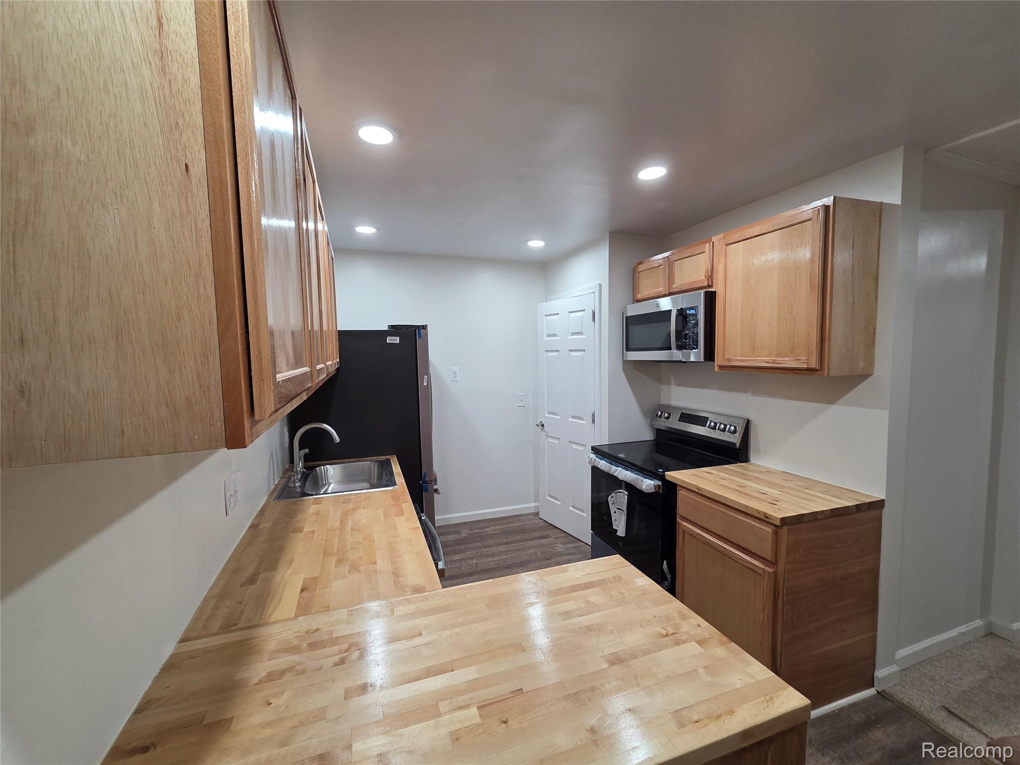 15430 Bramell Street