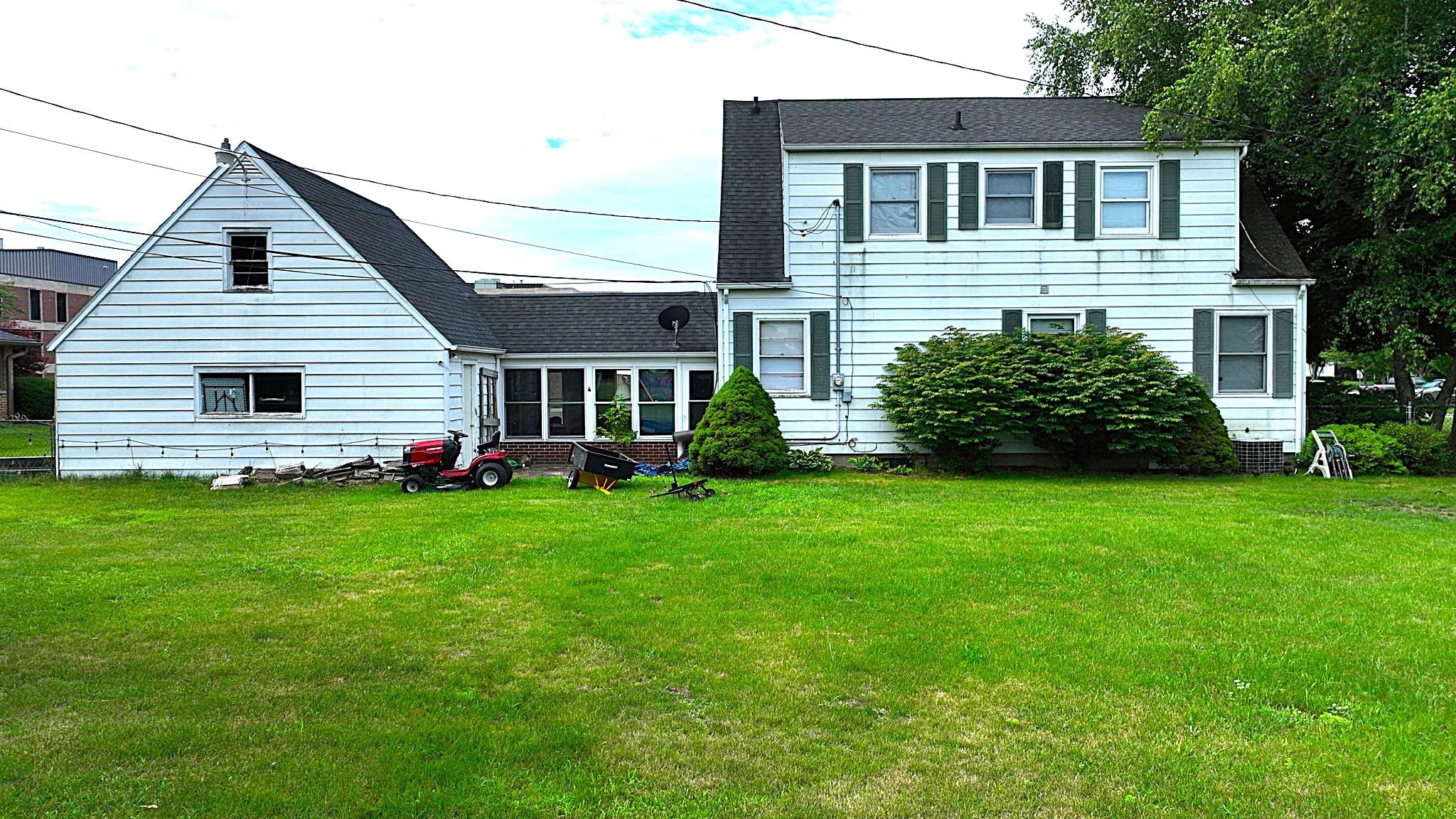 1207 North Drive