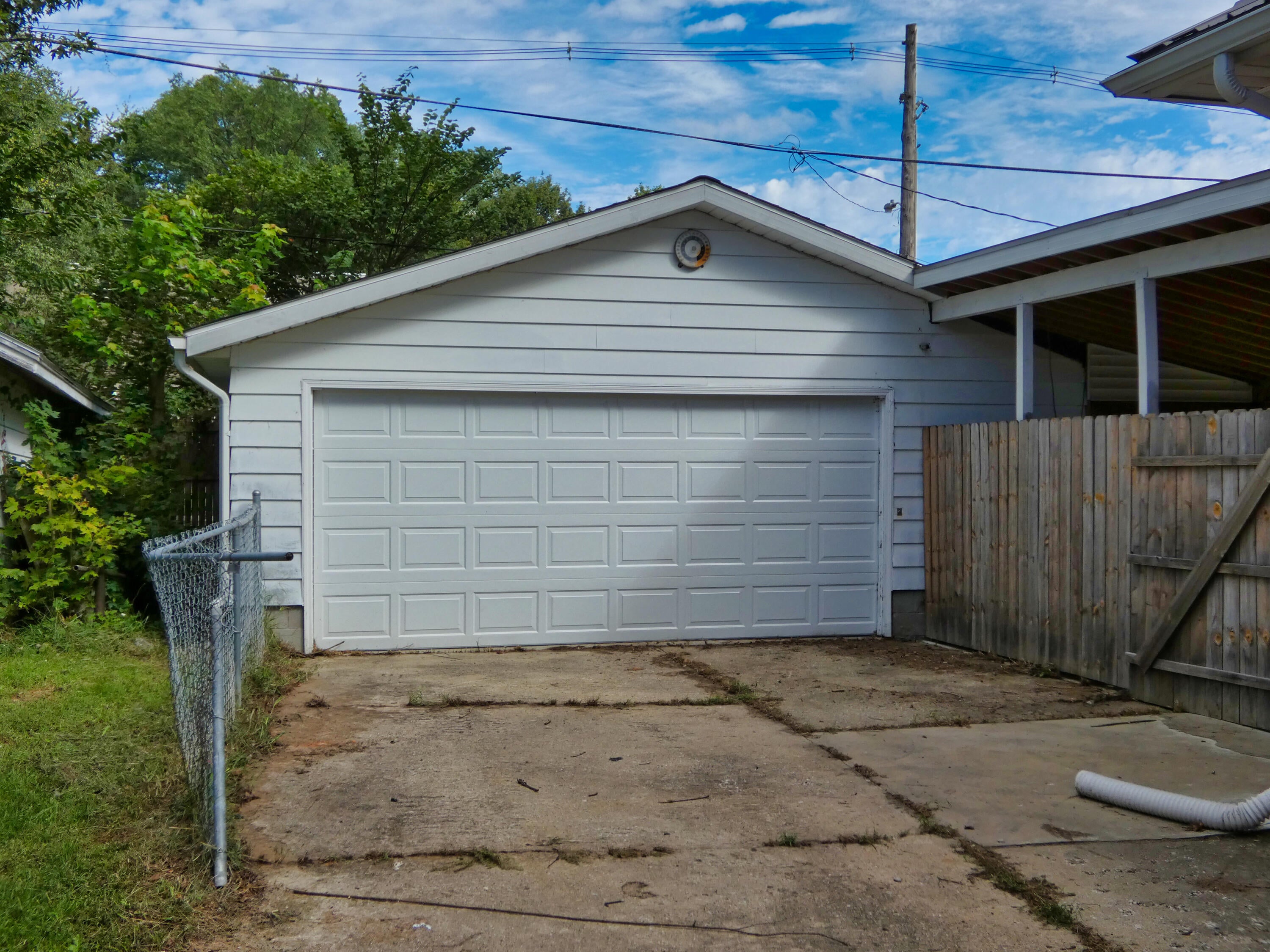 833 Burns Street
