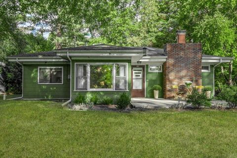 310 W Detroit Street New Buffalo City MI 49117