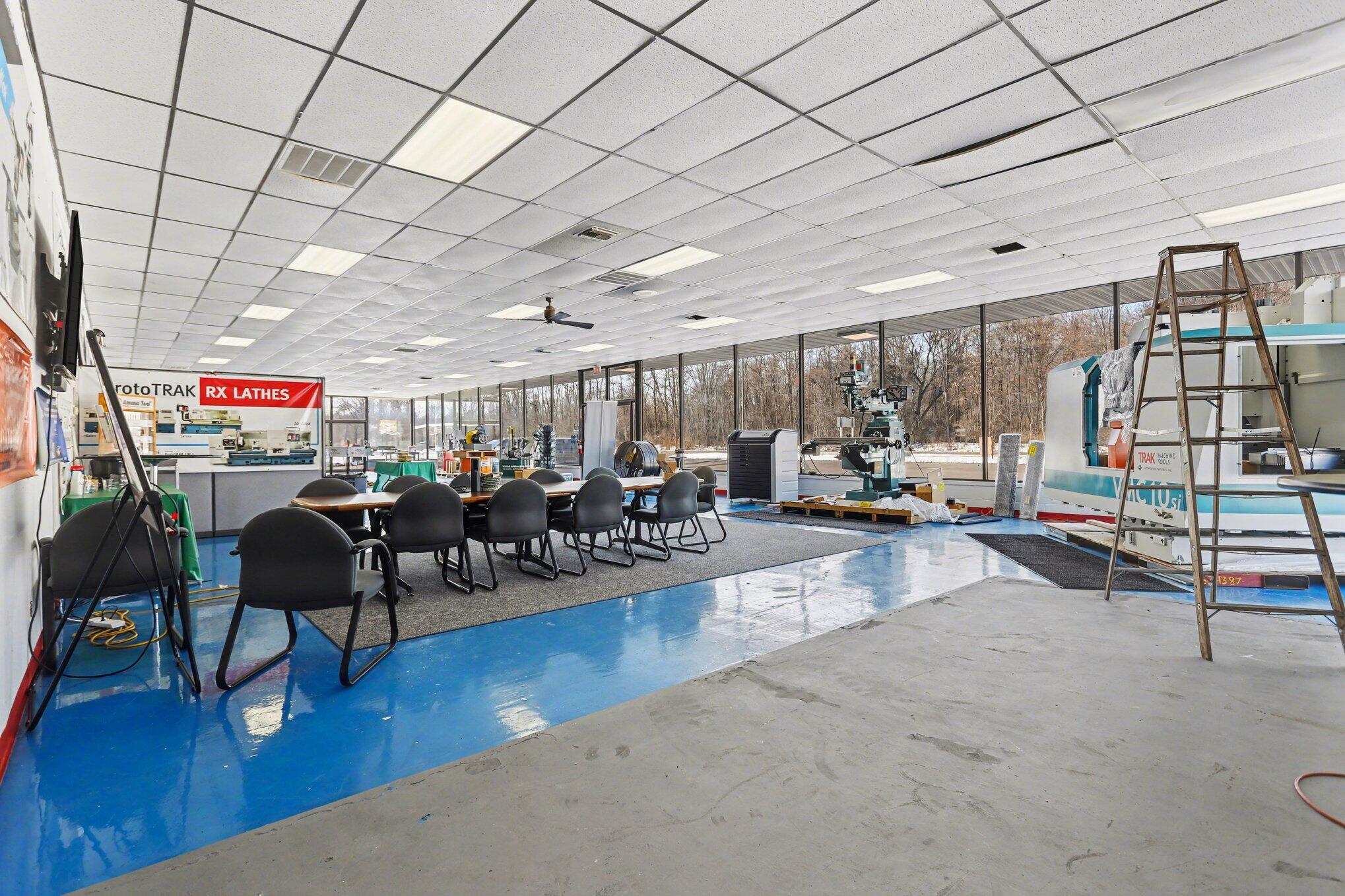 4343 W Columbia Avenue