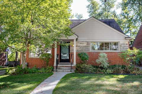 10445 Lincoln Drive Huntington Woods City MI 48070