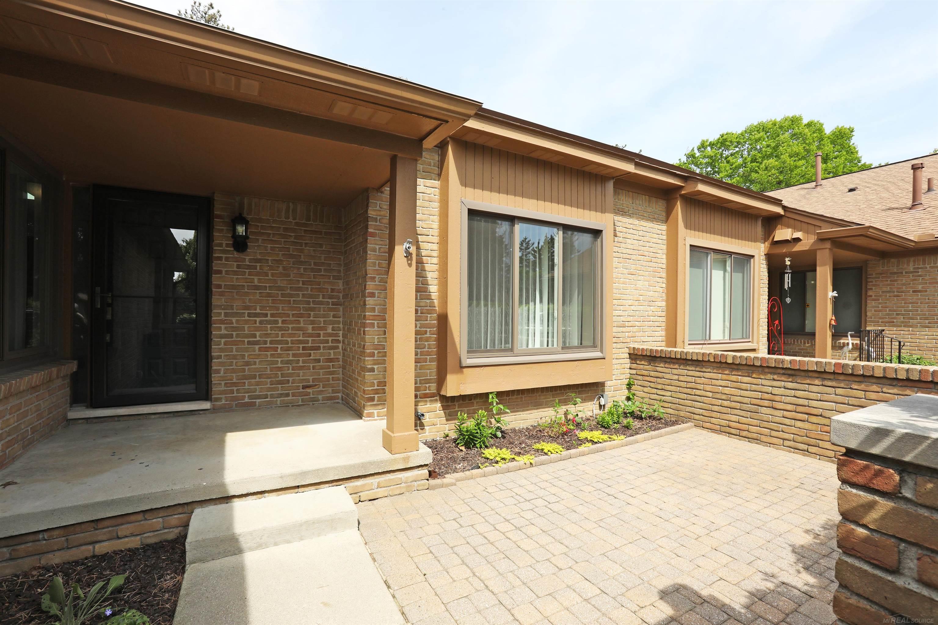 2190 London Bridge Drive