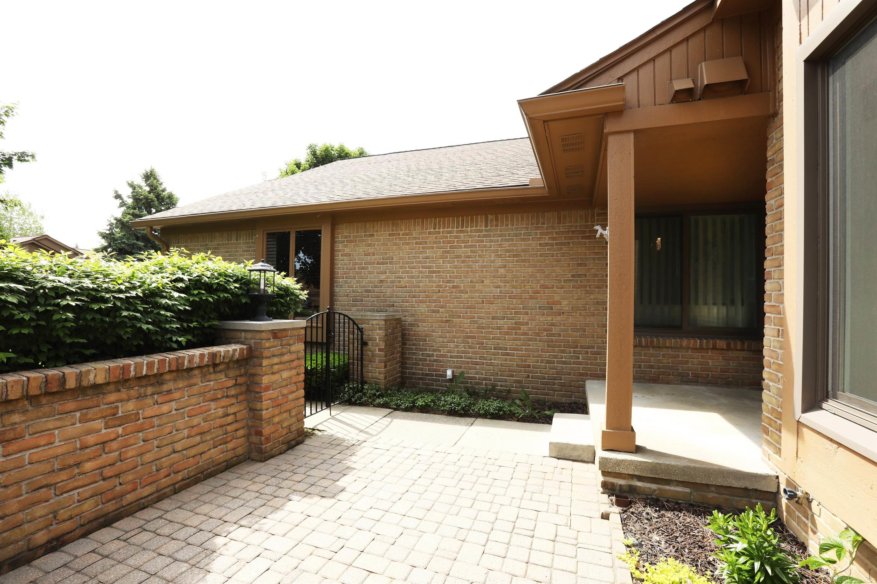 2190 London Bridge Drive