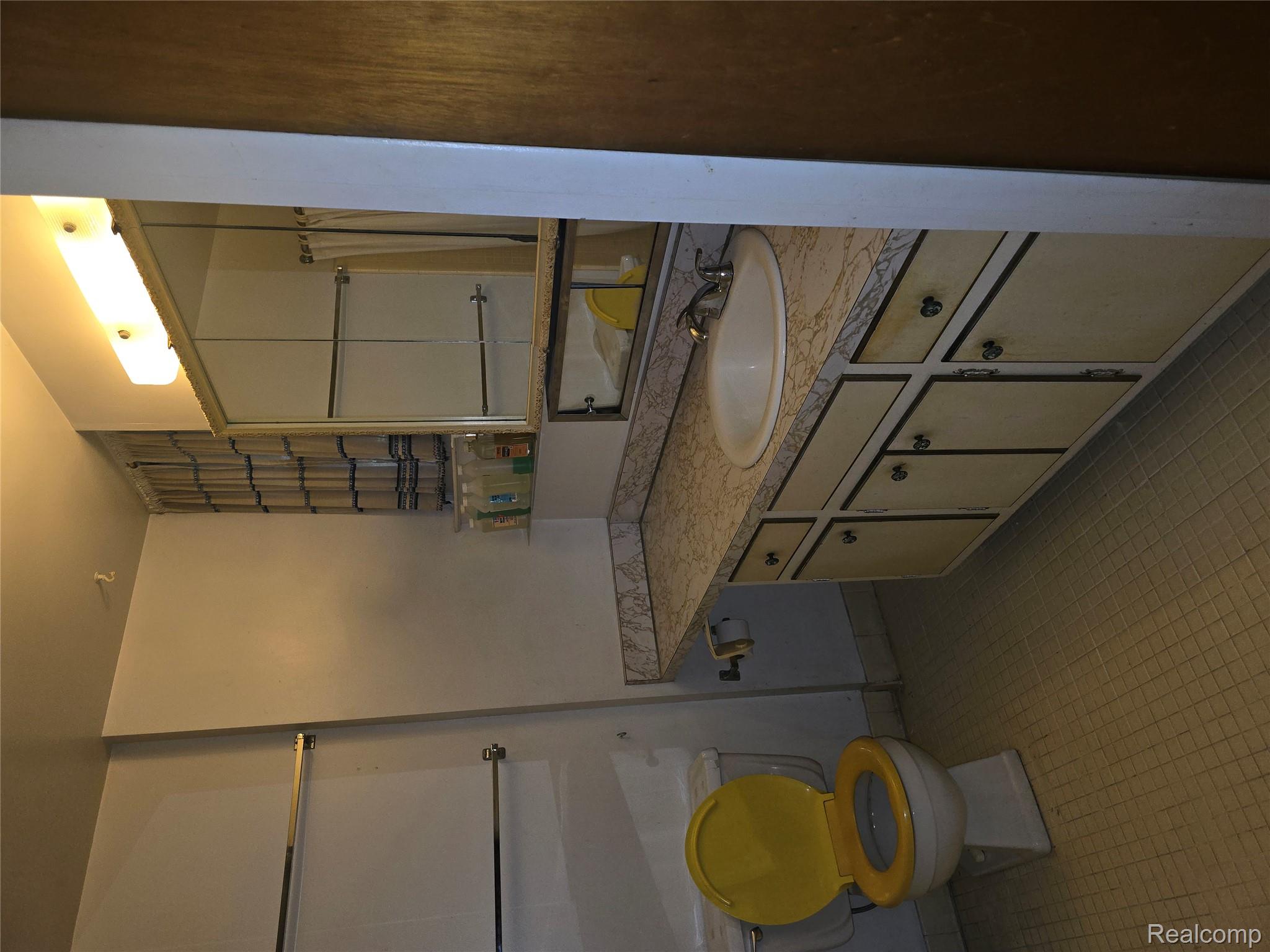 1922 Thornhill Place