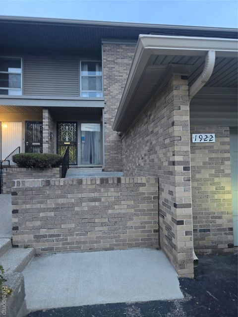 1922 Thornhill Place Detroit City MI 48207