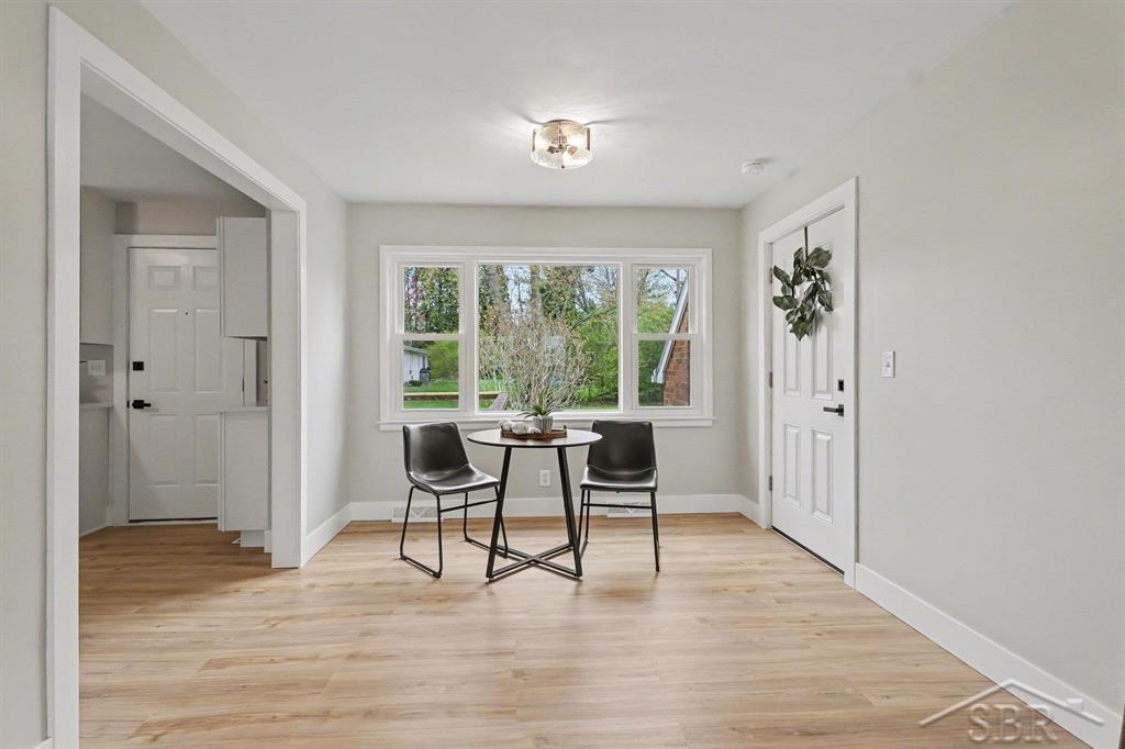 305 E Meadowbrook Drive