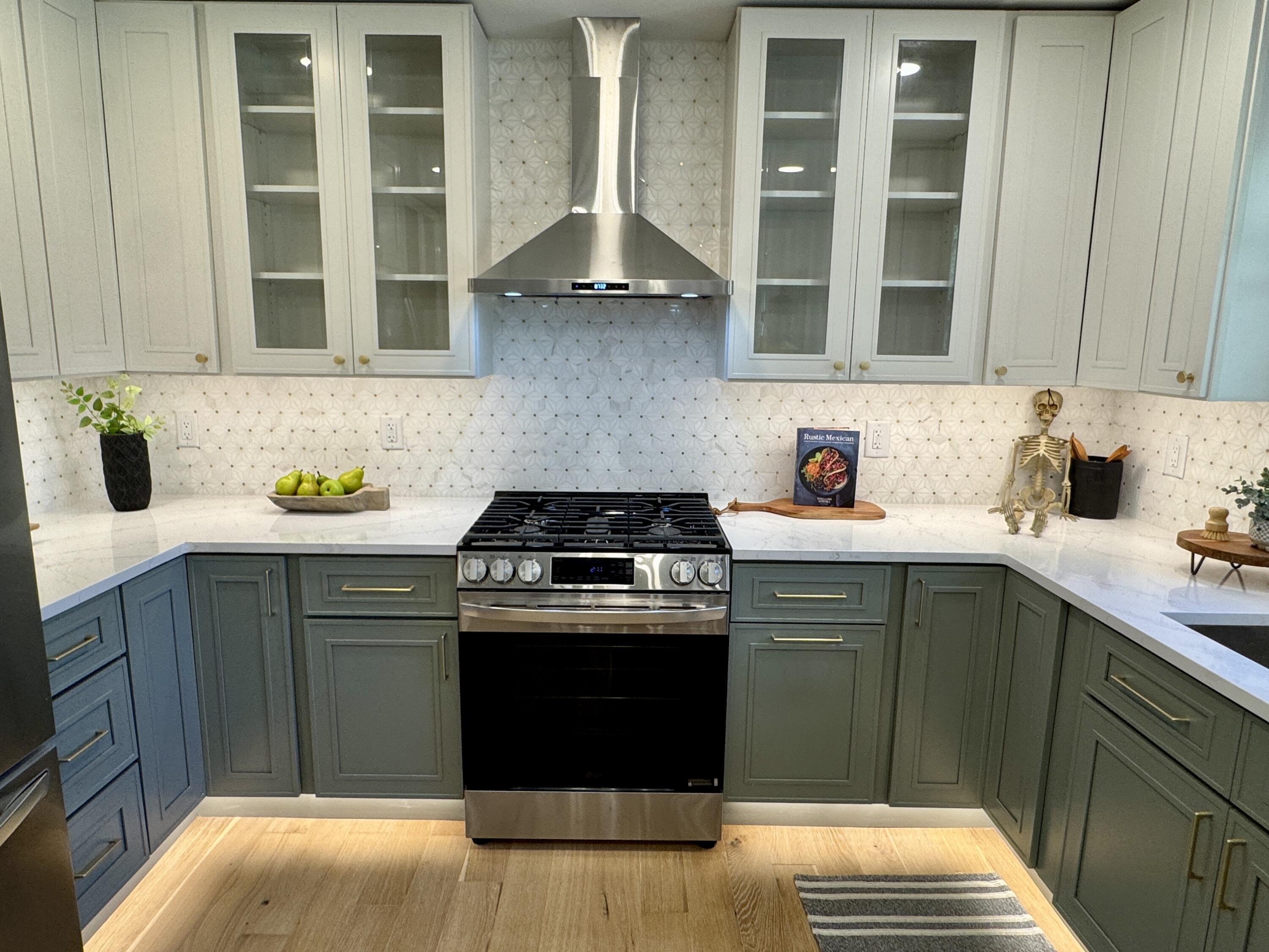 3956 Highlander Way E