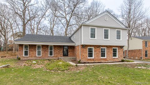 775 Basswood Drive Rochester Hills City MI 48309