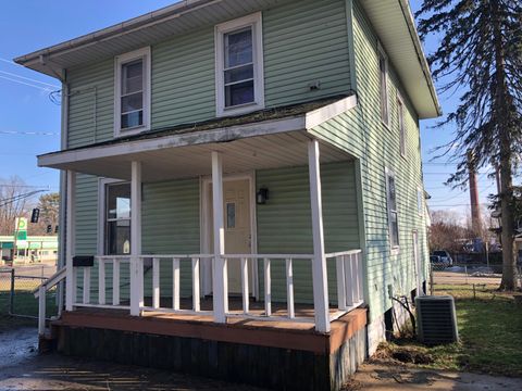 Tiny photo for 315 N Red Bud Trail N, Buchanan City, MI 49107 (MLS # 69026005970)