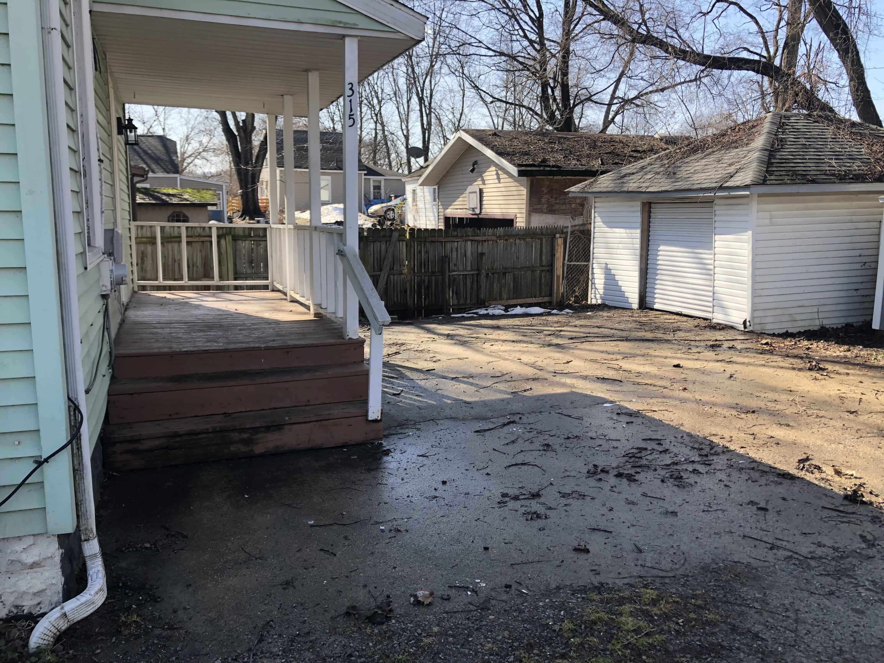 315 N Red Bud Trail N