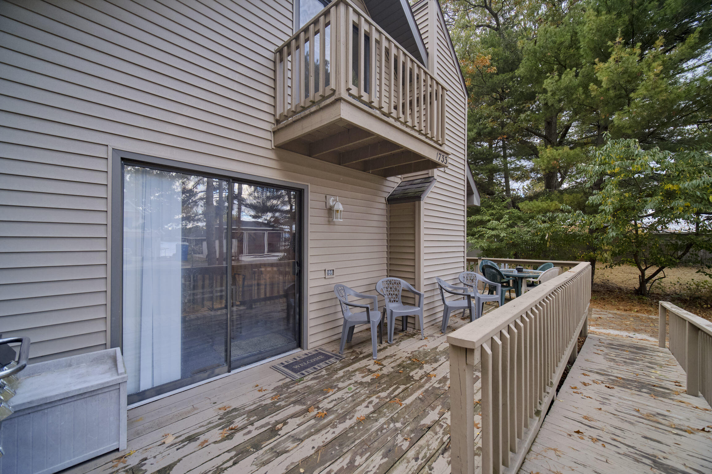 1733 N Lakeview Drive