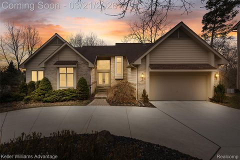 4974 Countryside Drive West Bloomfield Charter Township MI 48323