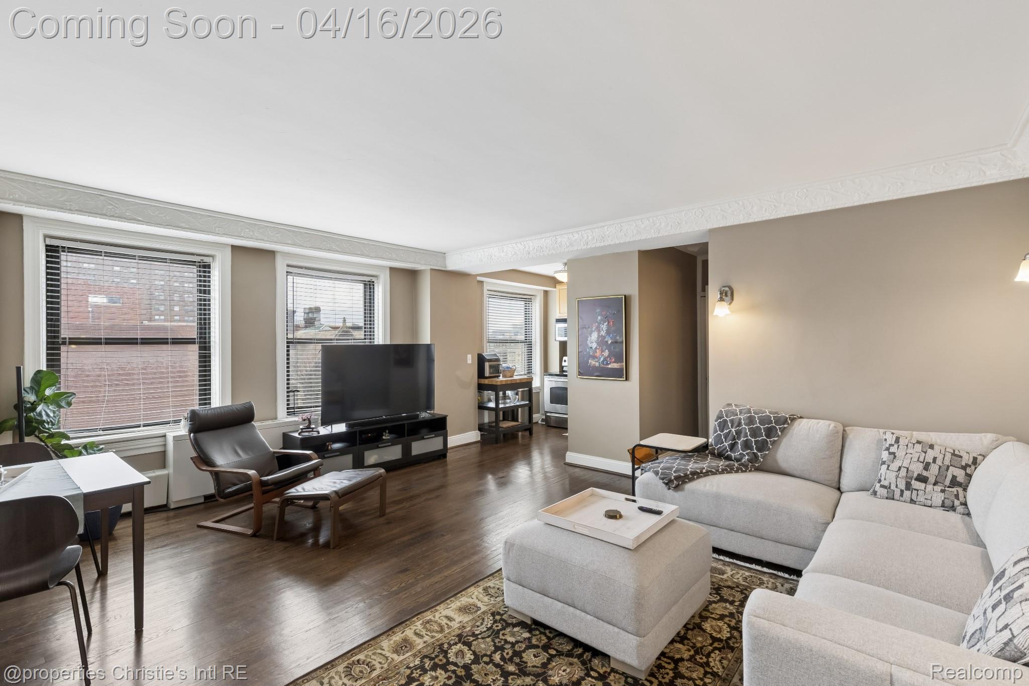 15 E Kirby Street 420