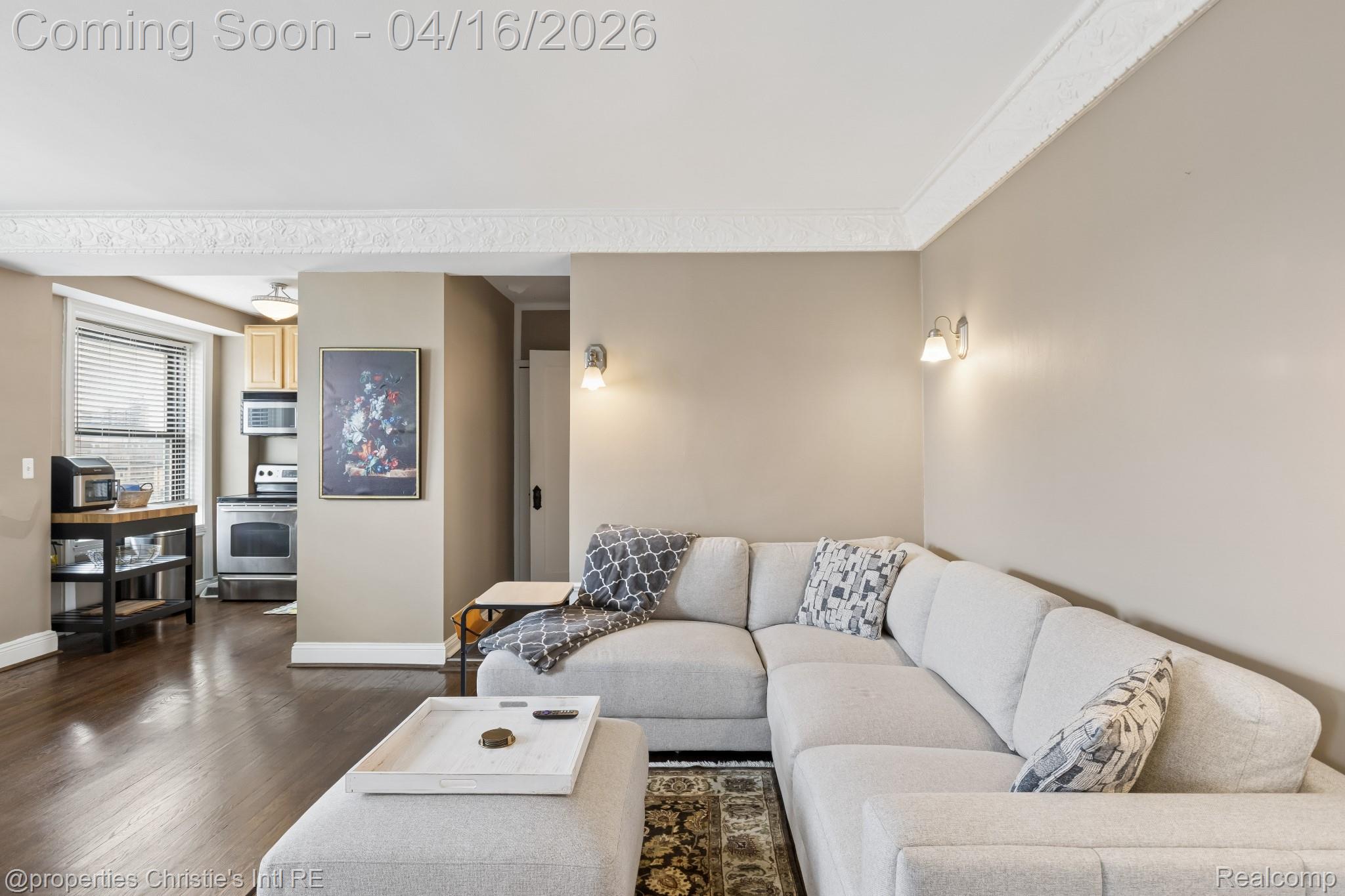 15 E Kirby Street 420