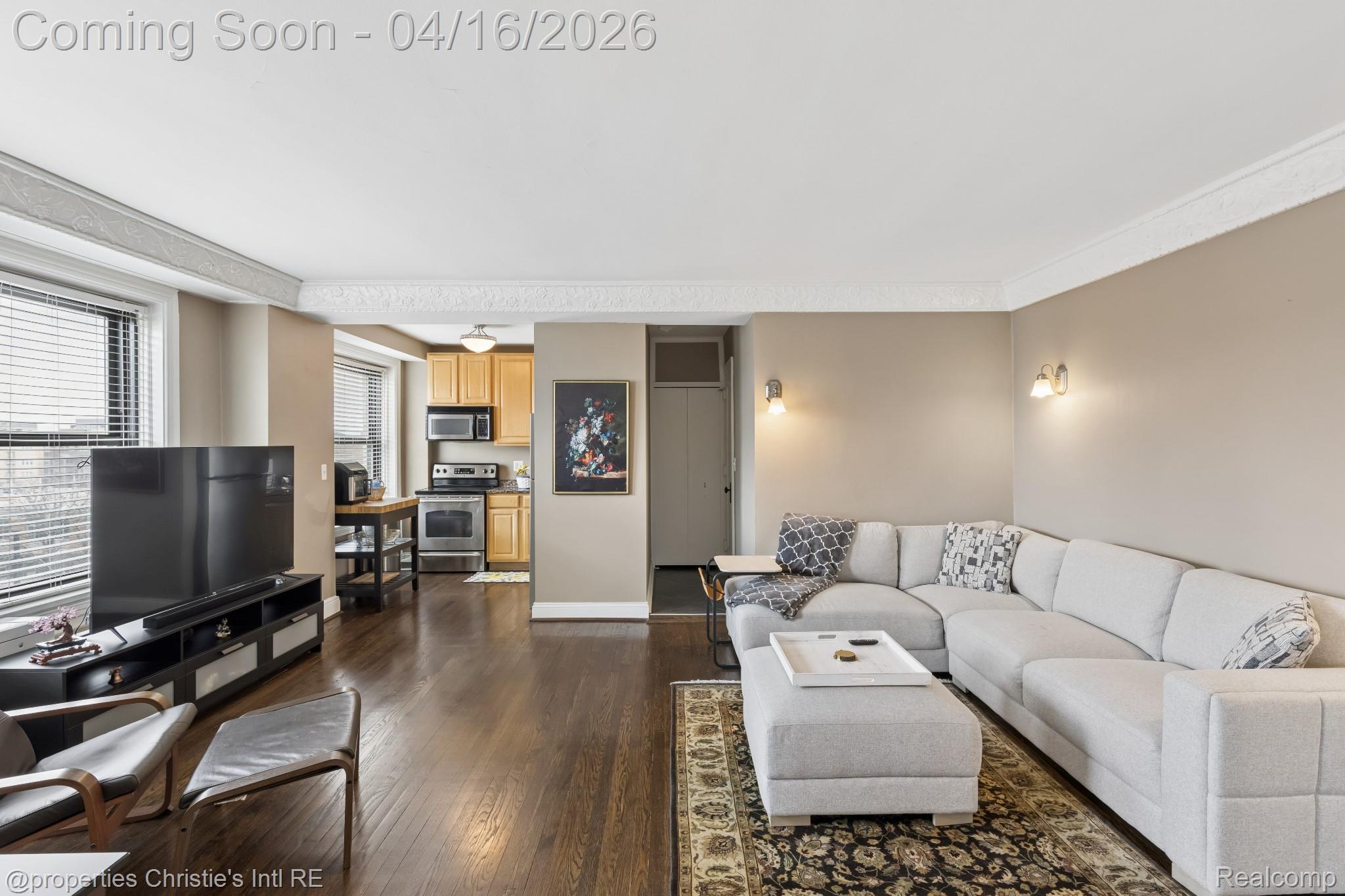 15 E Kirby Street 420