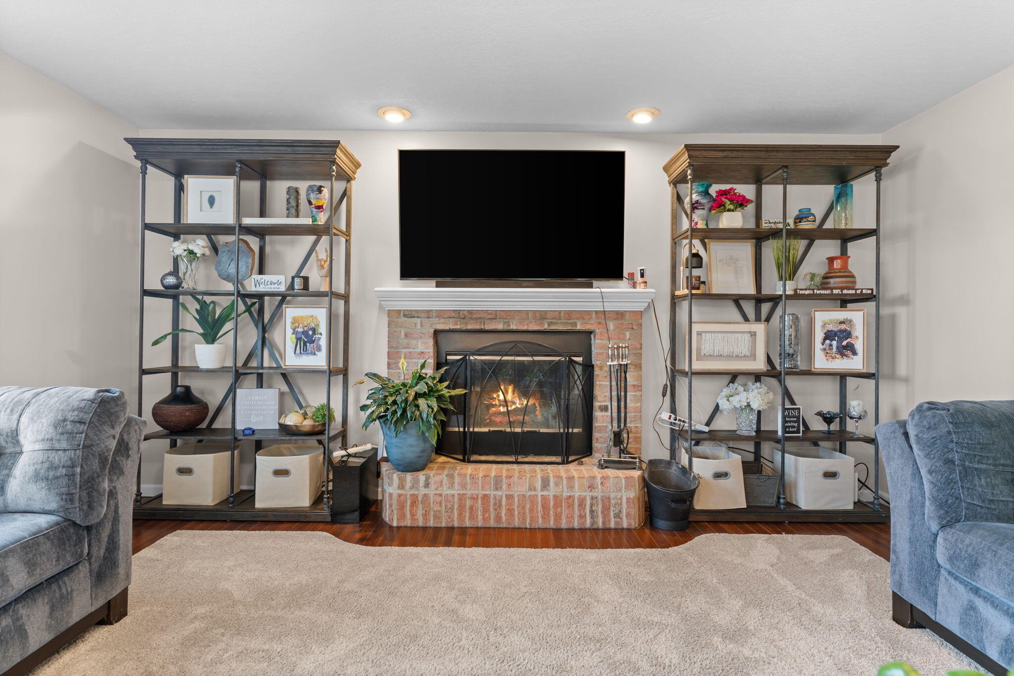 9128 Meadow View Lane