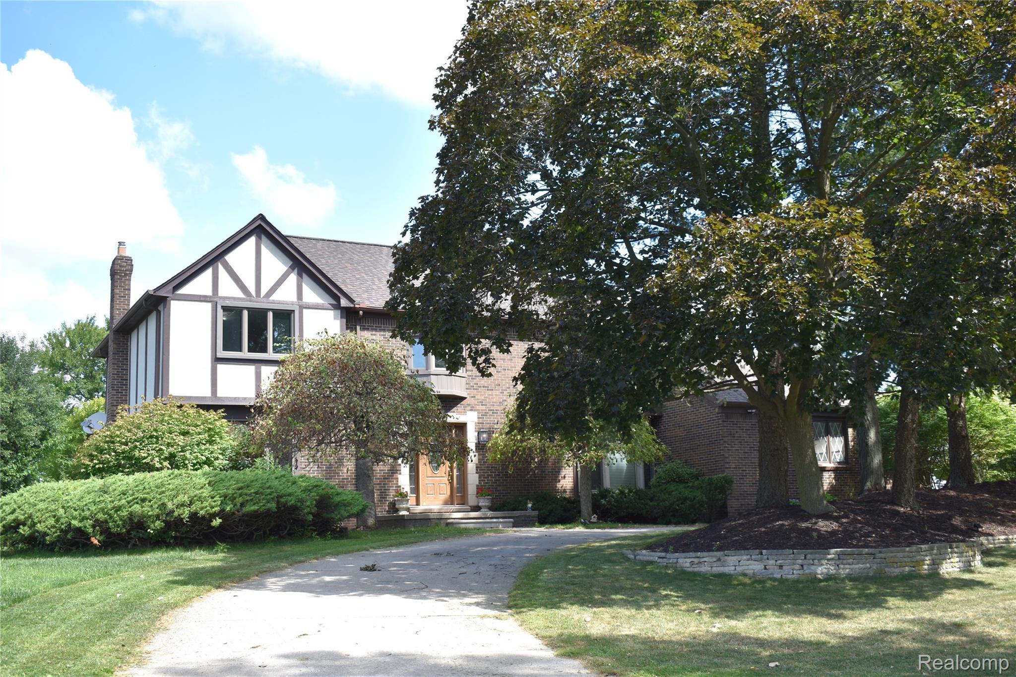 5441 Provincial Drive