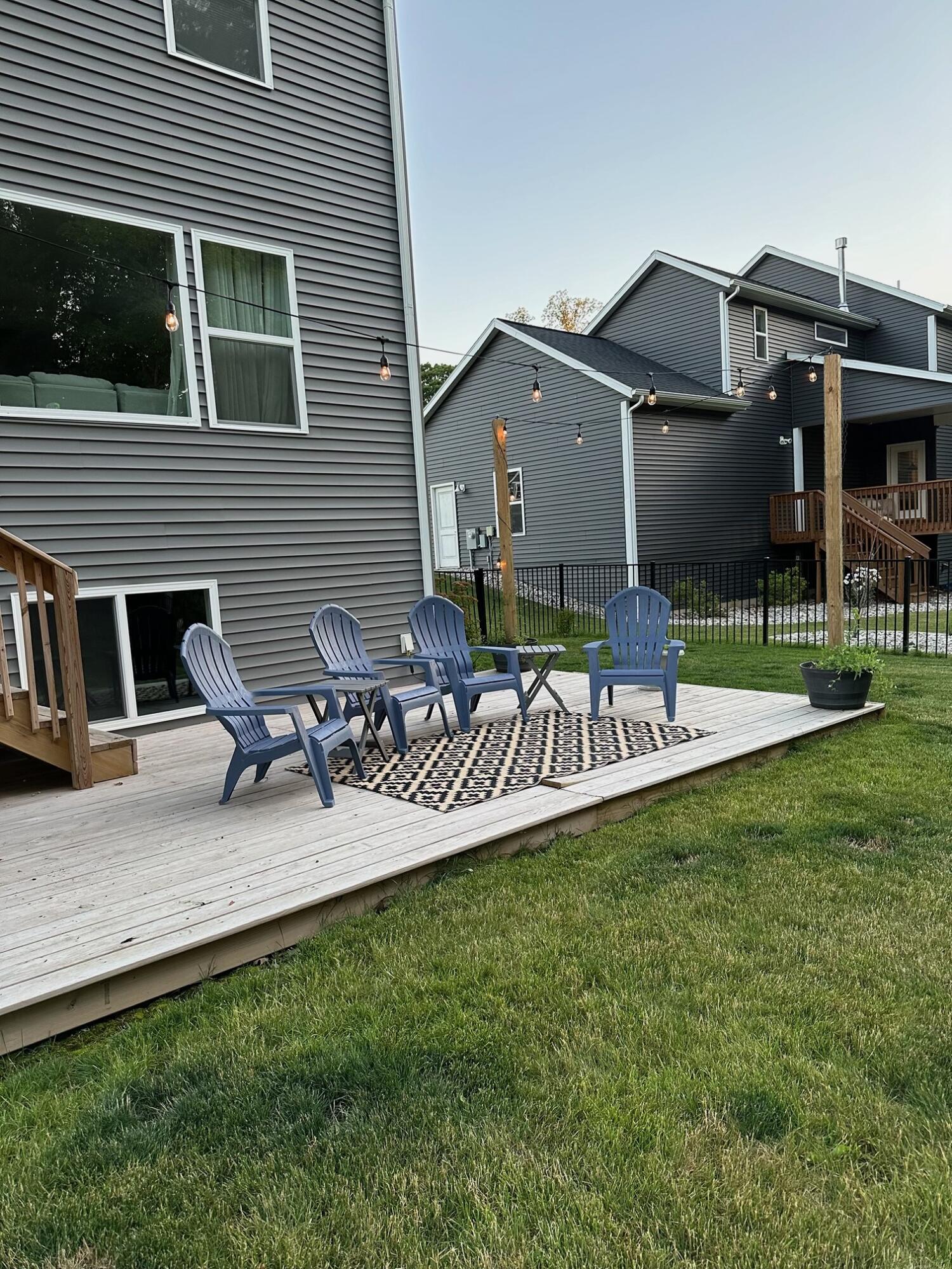 481 Sessions Woods Drive N