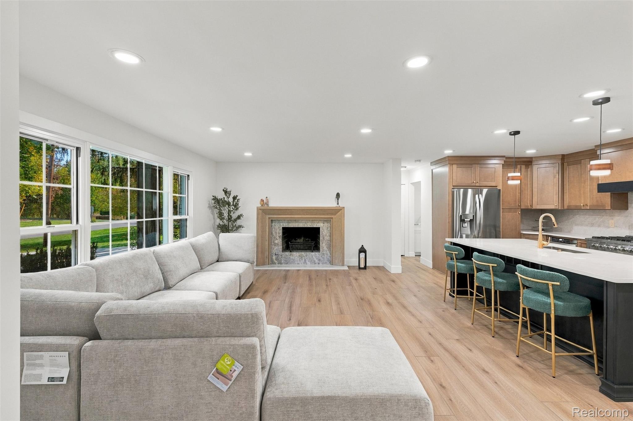 7456 Glengrove Drive