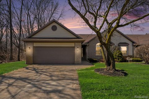 201 Whispering Hill Commerce Charter Township MI 48390