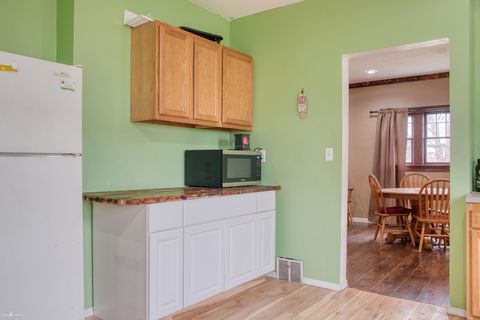 Tiny photo for 102 E Maple Avenue, Bancroft Village, MI 48414 (MLS # 5050203241)