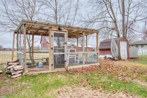 Tiny photo for 102 E Maple Avenue, Bancroft Village, MI 48414 (MLS # 5050203241)