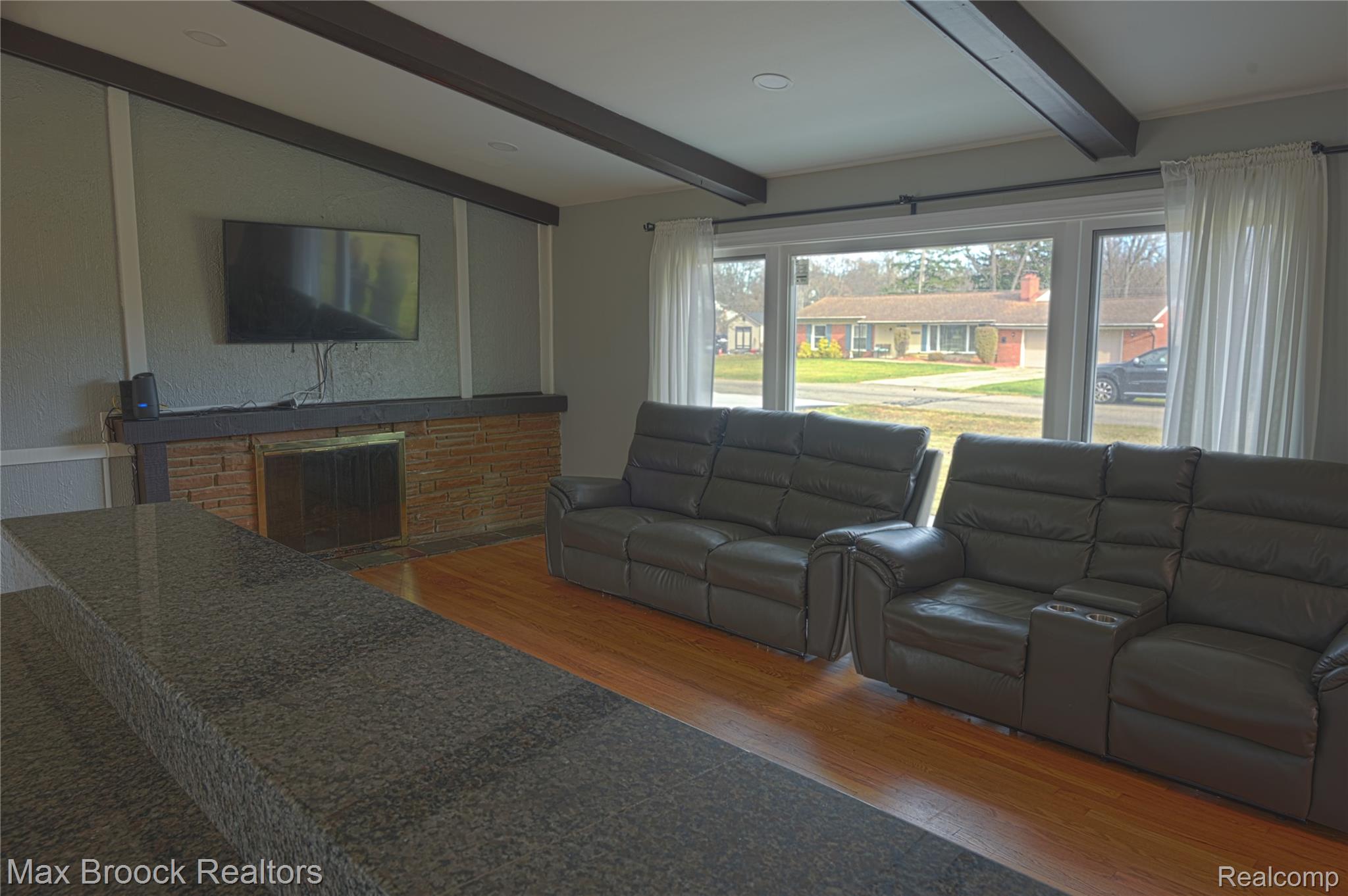 23645 W Newell Circle