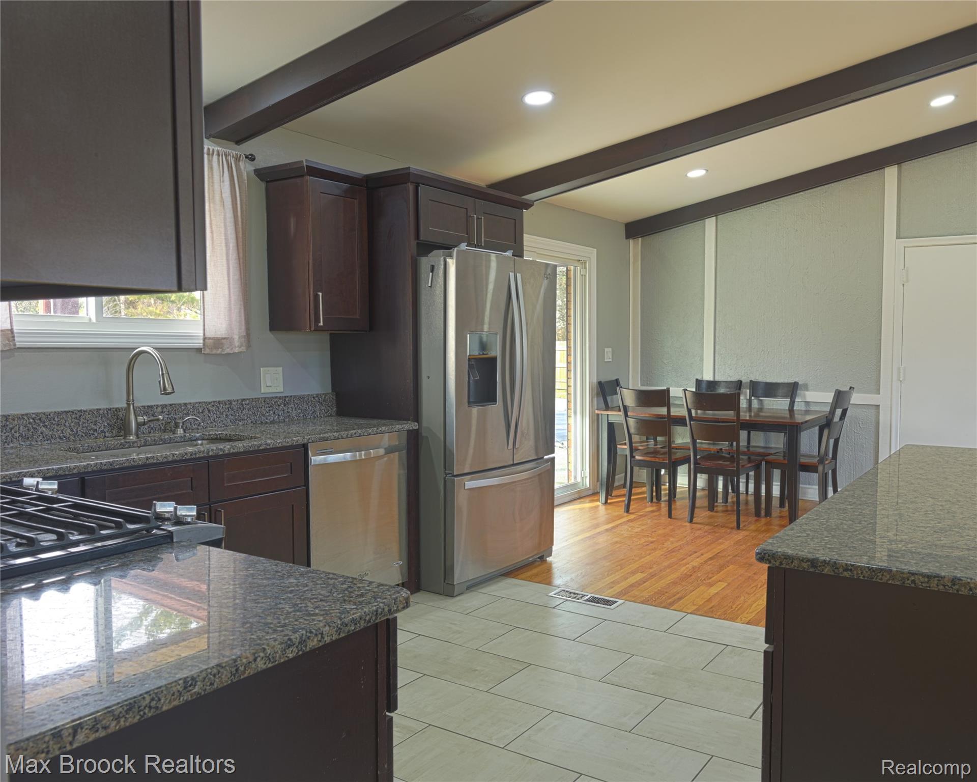 23645 W Newell Circle