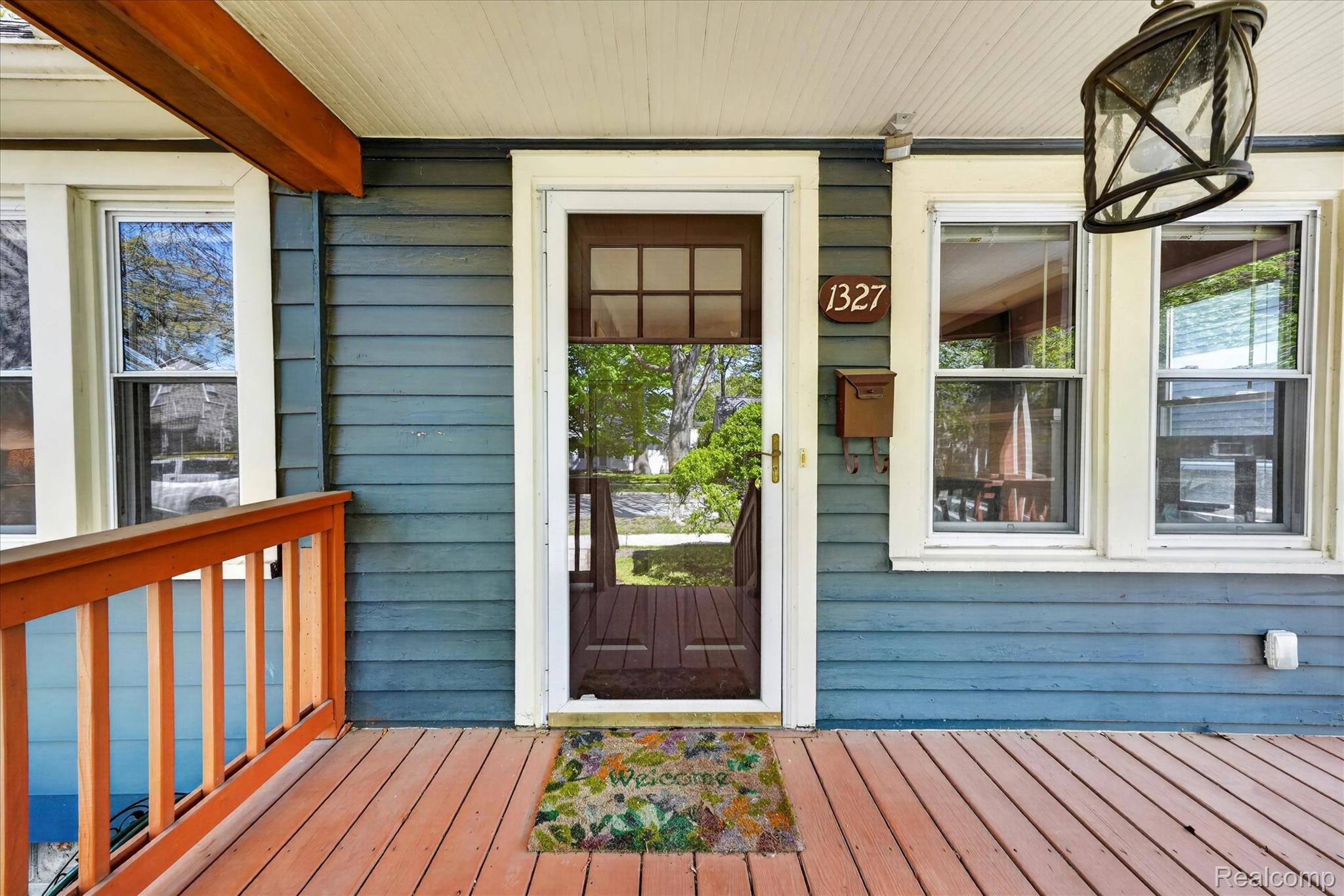 1327 Mohawk Avenue