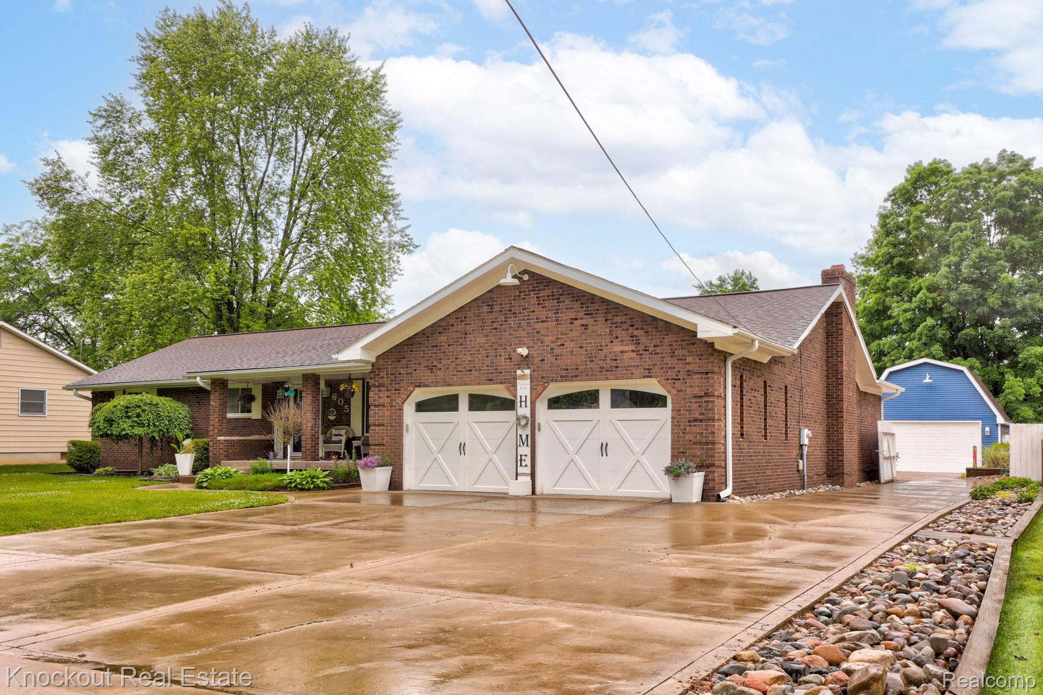 605 Shawnesee