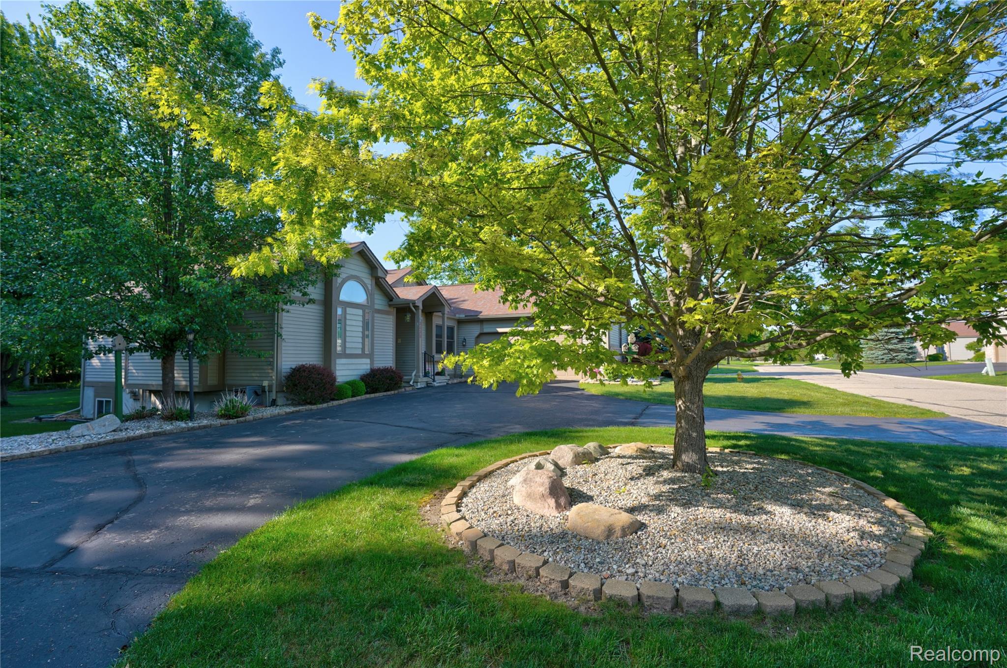 3433 Pinemeadow Court