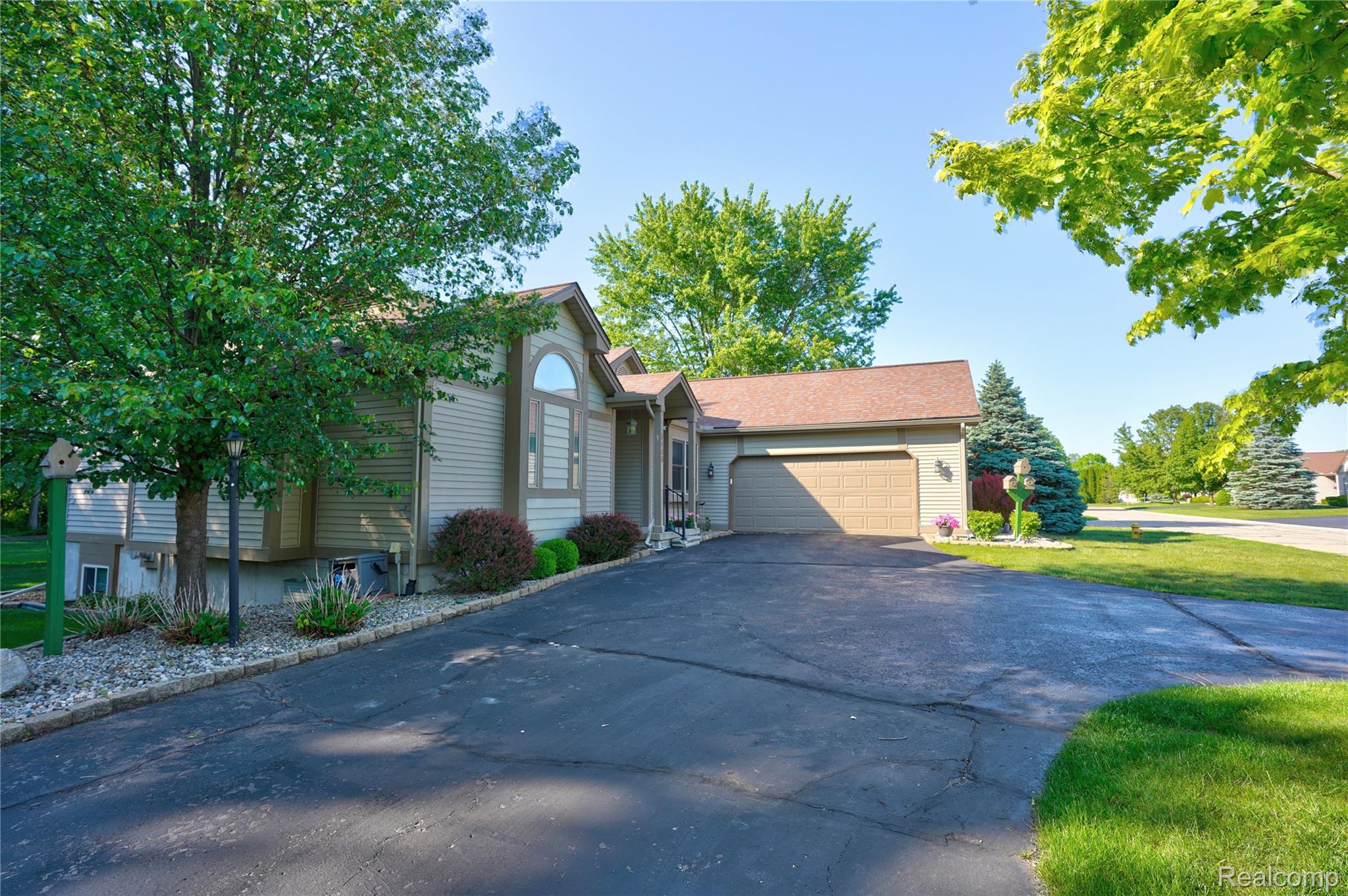 3433 Pinemeadow Court