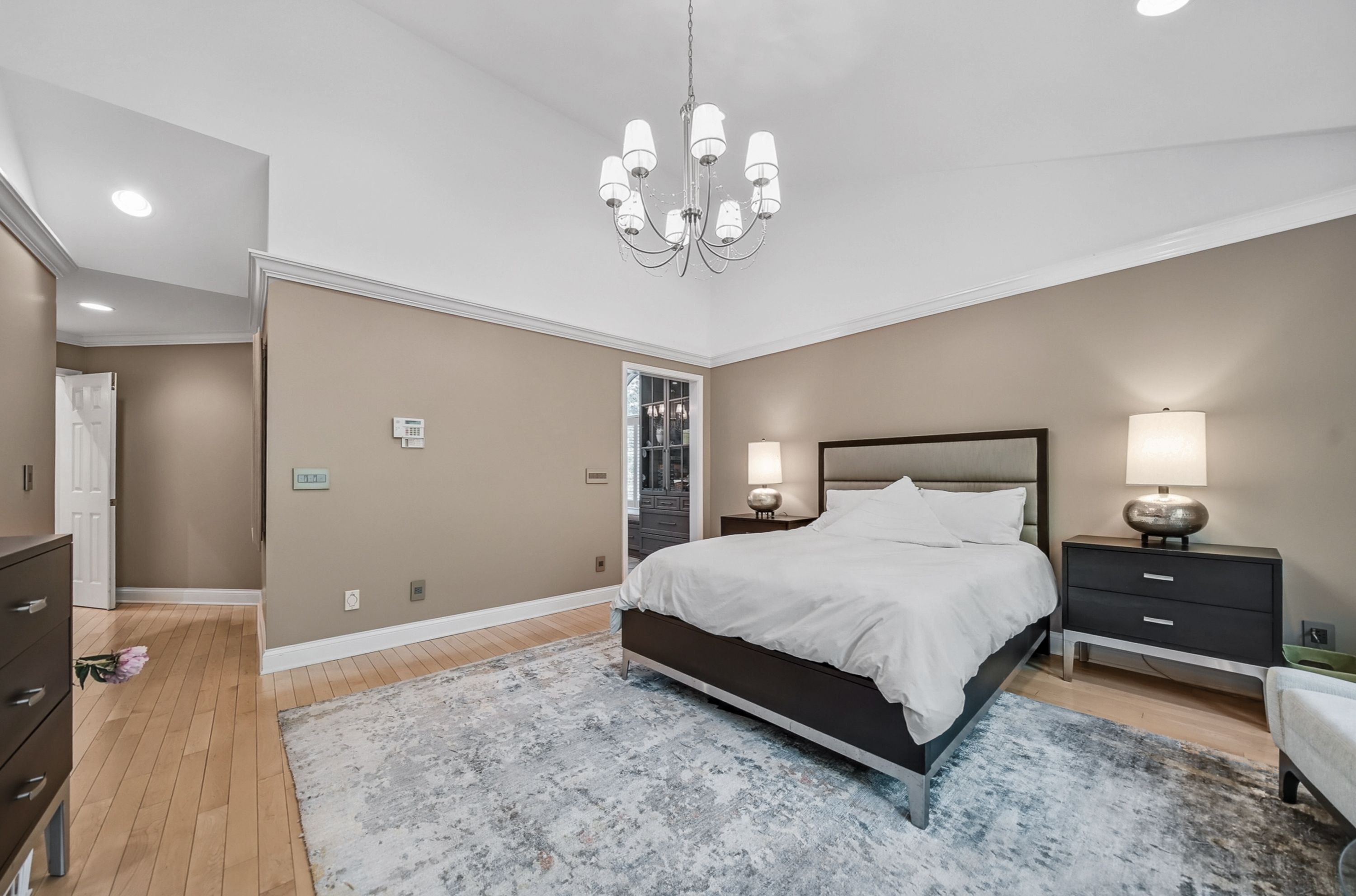 Rochester Hills City, Michigan 48309, United States, 3 Bedrooms Bedrooms, ,4 BathroomsBathrooms,Residential,Pending,132016