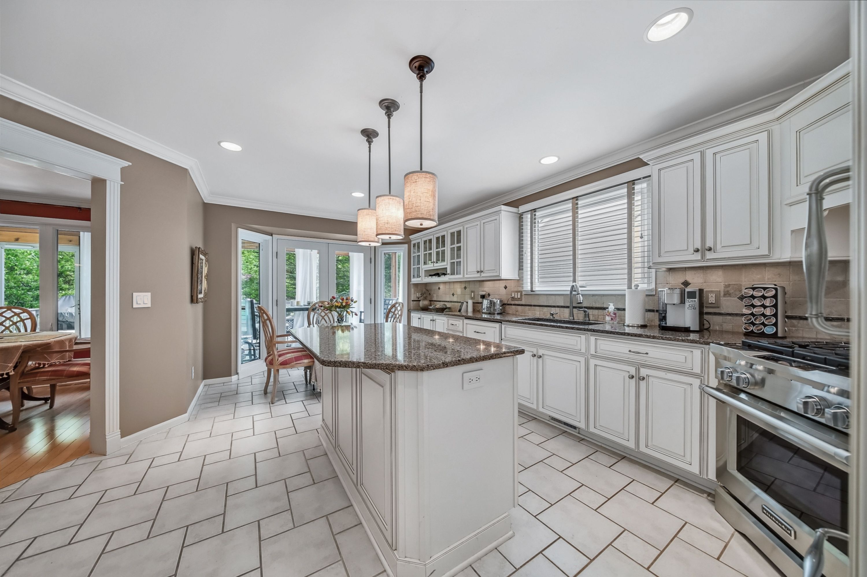 Rochester Hills City, Michigan 48309, United States, 3 Bedrooms Bedrooms, ,4 BathroomsBathrooms,Residential,Pending,132016