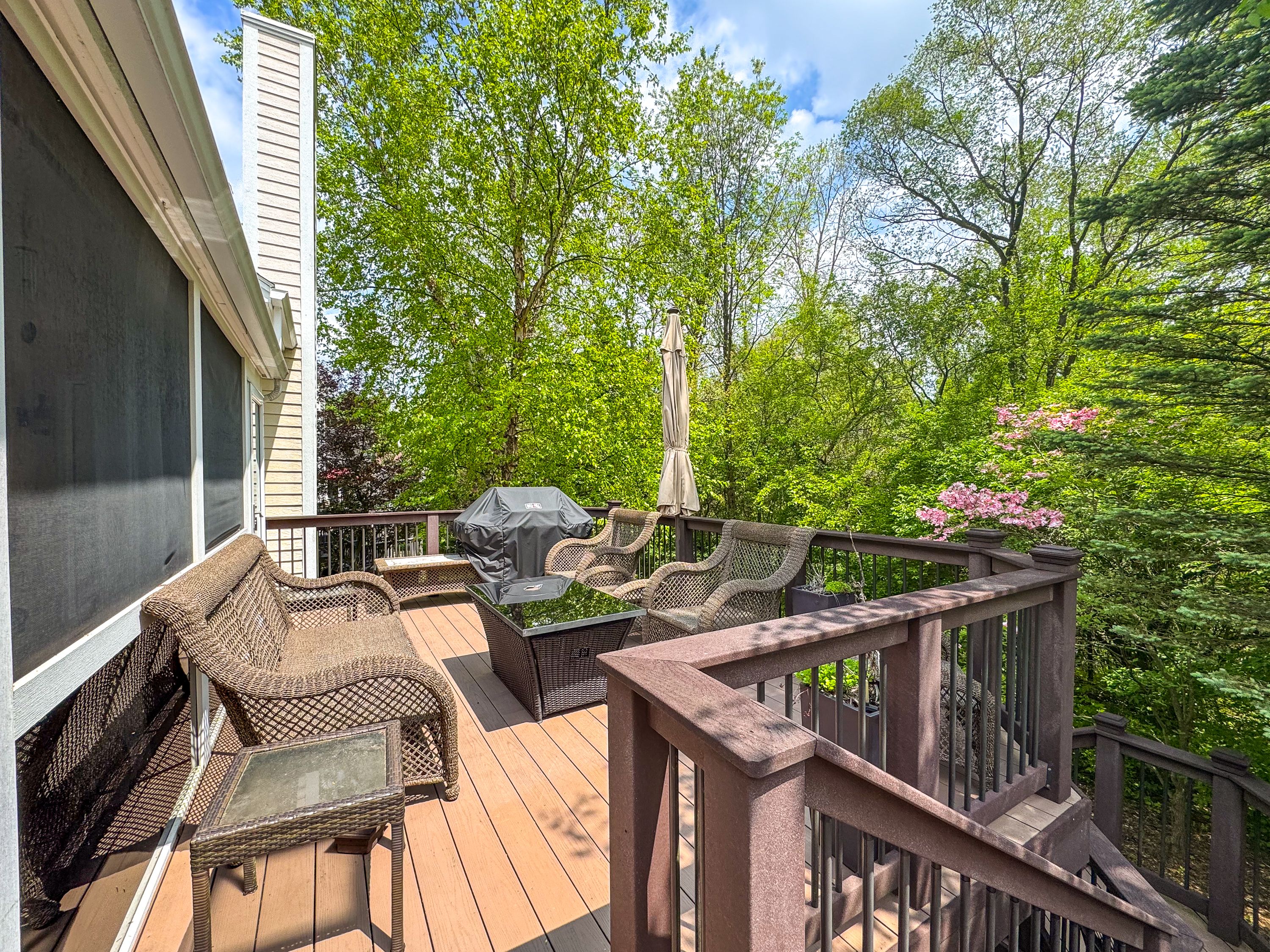 Rochester Hills City, Michigan 48309, United States, 3 Bedrooms Bedrooms, ,4 BathroomsBathrooms,Residential,Pending,132016