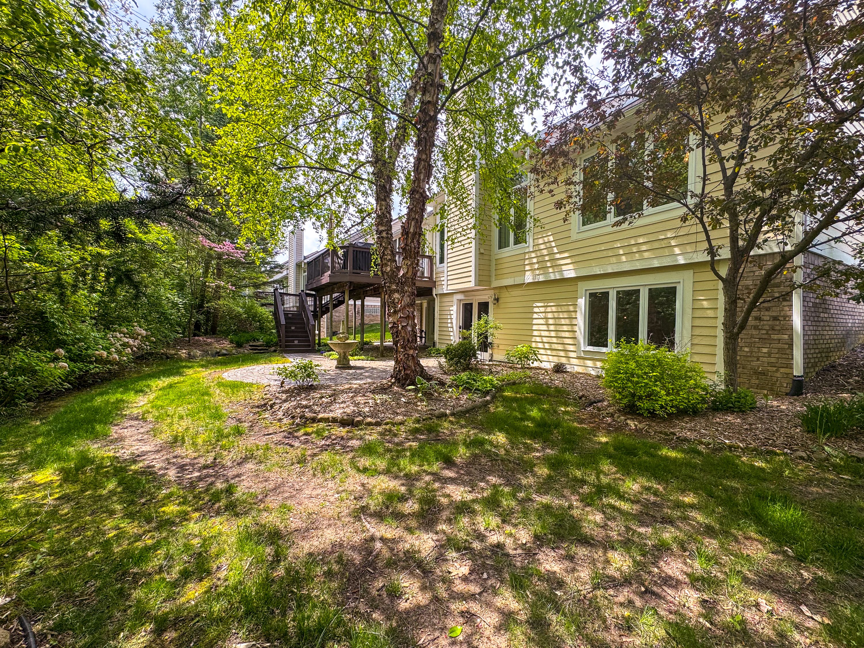 Rochester Hills City, Michigan 48309, United States, 3 Bedrooms Bedrooms, ,4 BathroomsBathrooms,Residential,Pending,132016