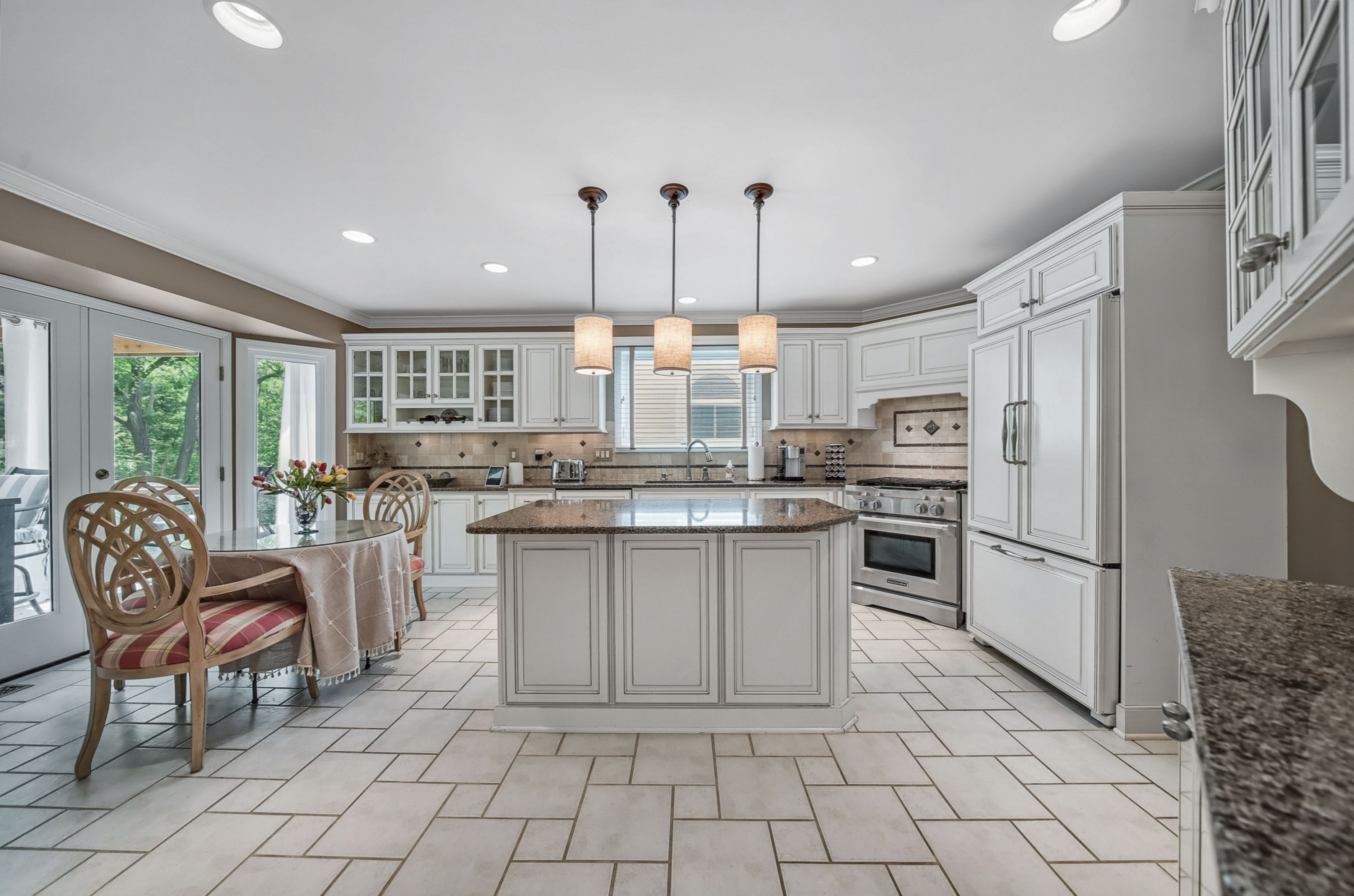 Rochester Hills City, Michigan 48309, United States, 3 Bedrooms Bedrooms, ,4 BathroomsBathrooms,Residential,Pending,132016