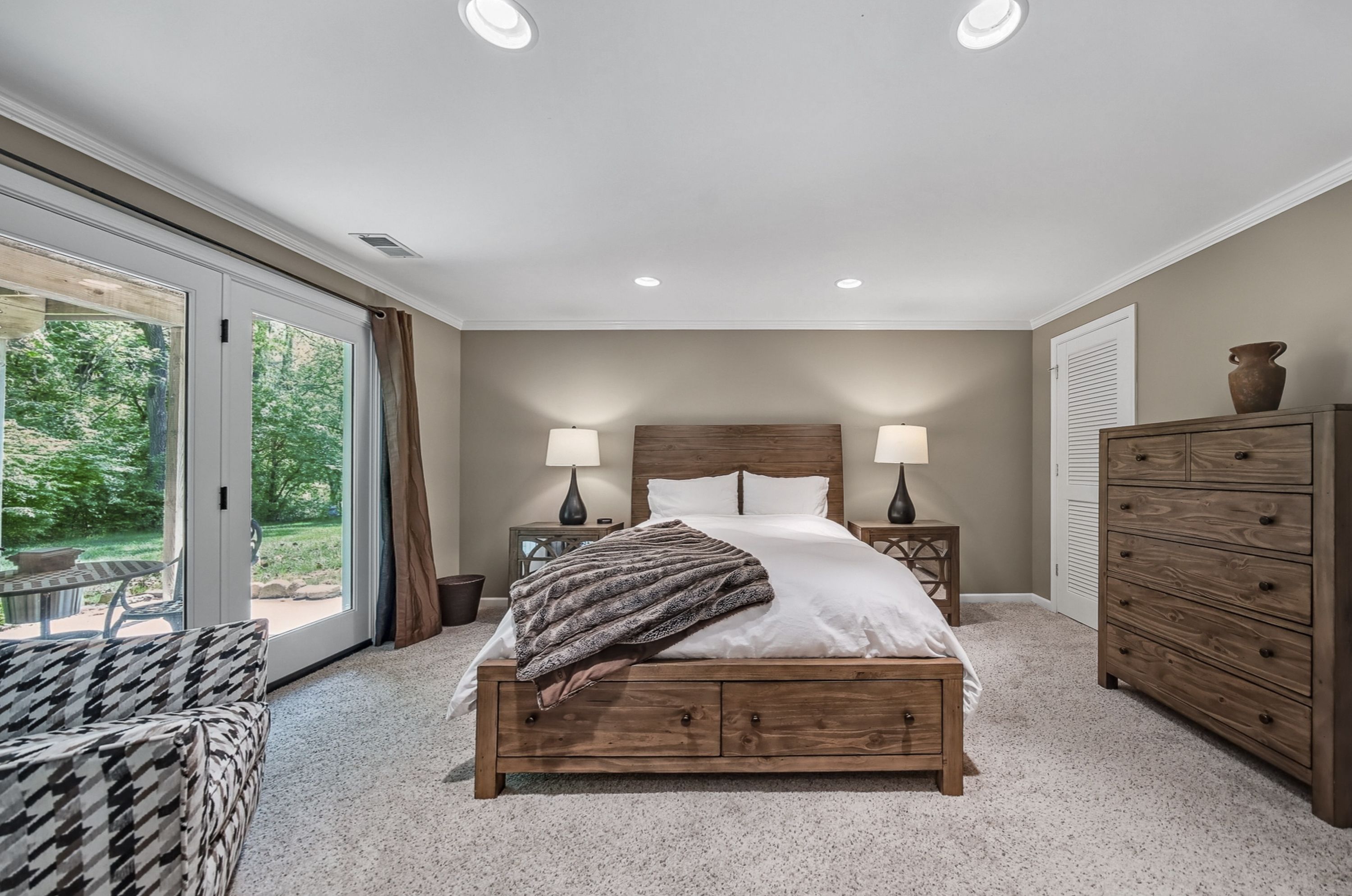 Rochester Hills City, Michigan 48309, United States, 3 Bedrooms Bedrooms, ,4 BathroomsBathrooms,Residential,Pending,132016