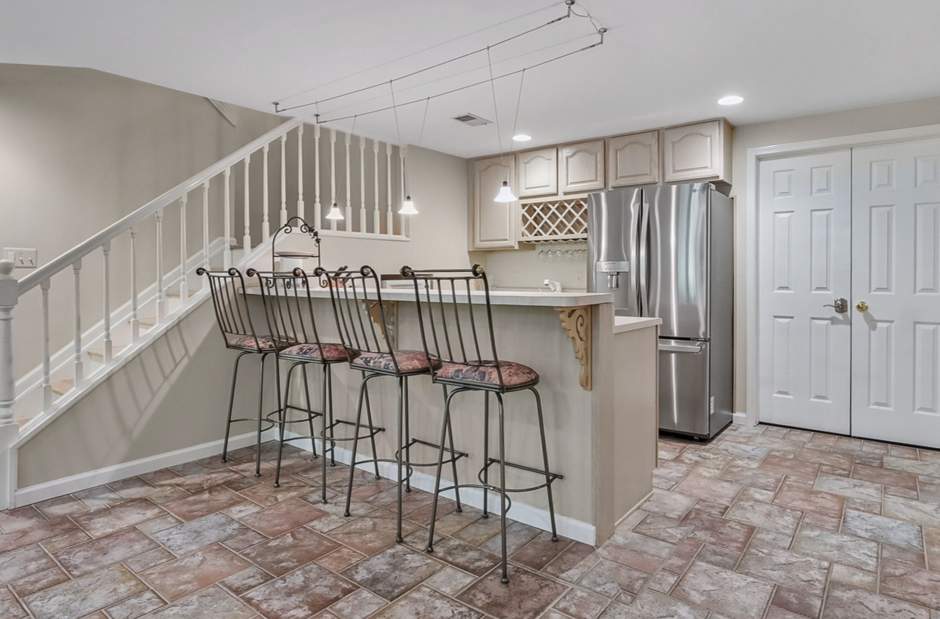 Rochester Hills City, Michigan 48309, United States, 3 Bedrooms Bedrooms, ,4 BathroomsBathrooms,Residential,Pending,132016