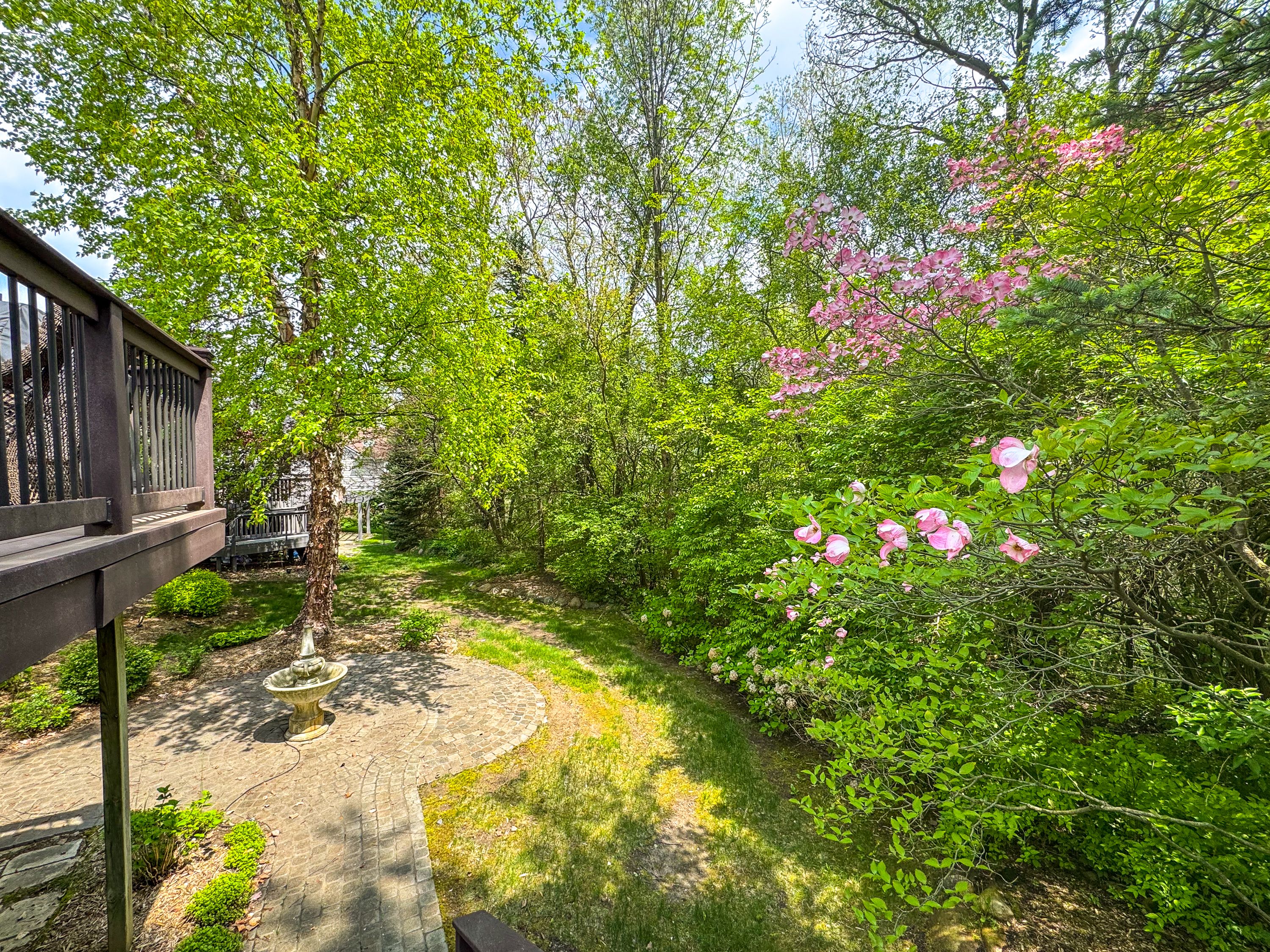 Rochester Hills City, Michigan 48309, United States, 3 Bedrooms Bedrooms, ,4 BathroomsBathrooms,Residential,Pending,132016