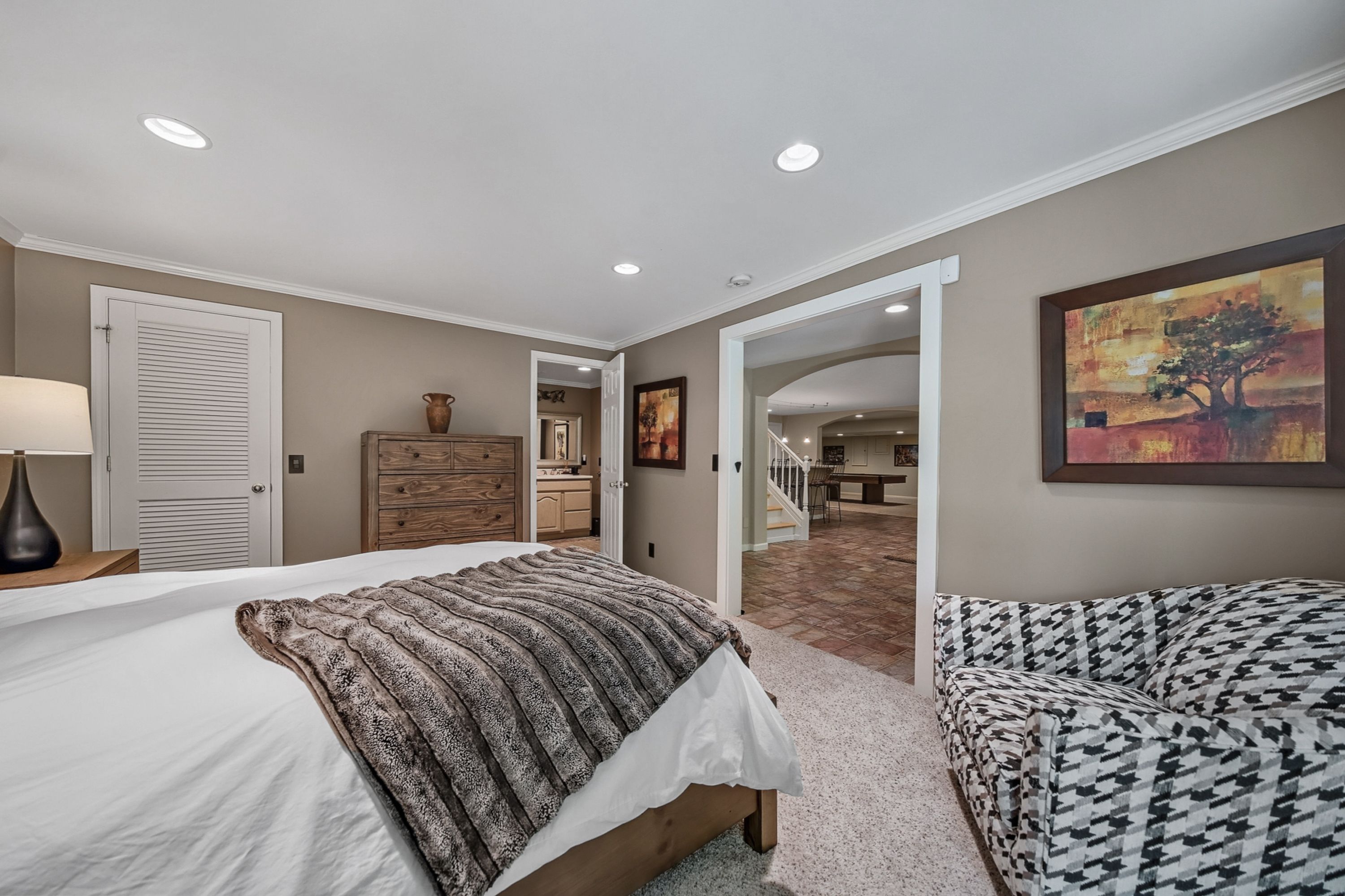 Rochester Hills City, Michigan 48309, United States, 3 Bedrooms Bedrooms, ,4 BathroomsBathrooms,Residential,Pending,132016