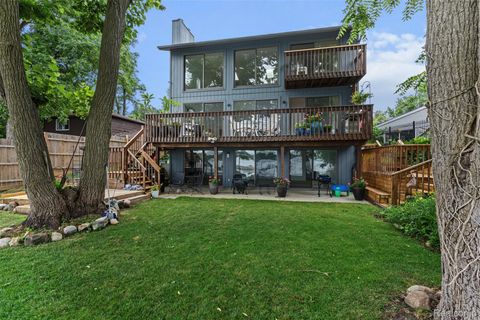 4616 Cass Elizabeth Road Waterford Charter Township MI 48328