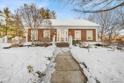 907 W 14 Mile Road Clawson City MI 48017