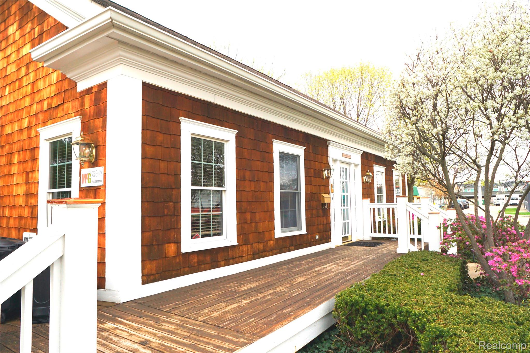 907 W 14 Mile Road