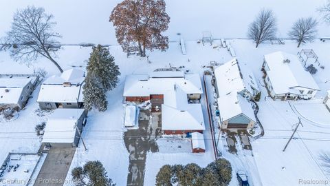 13504 S Horrell Road Fenton City MI 48430