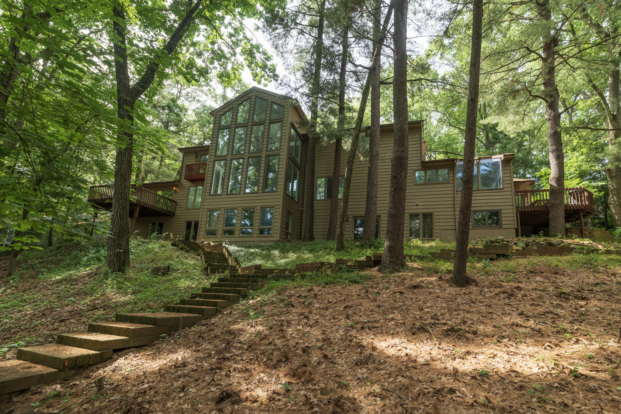 7129 Lakeridge Place