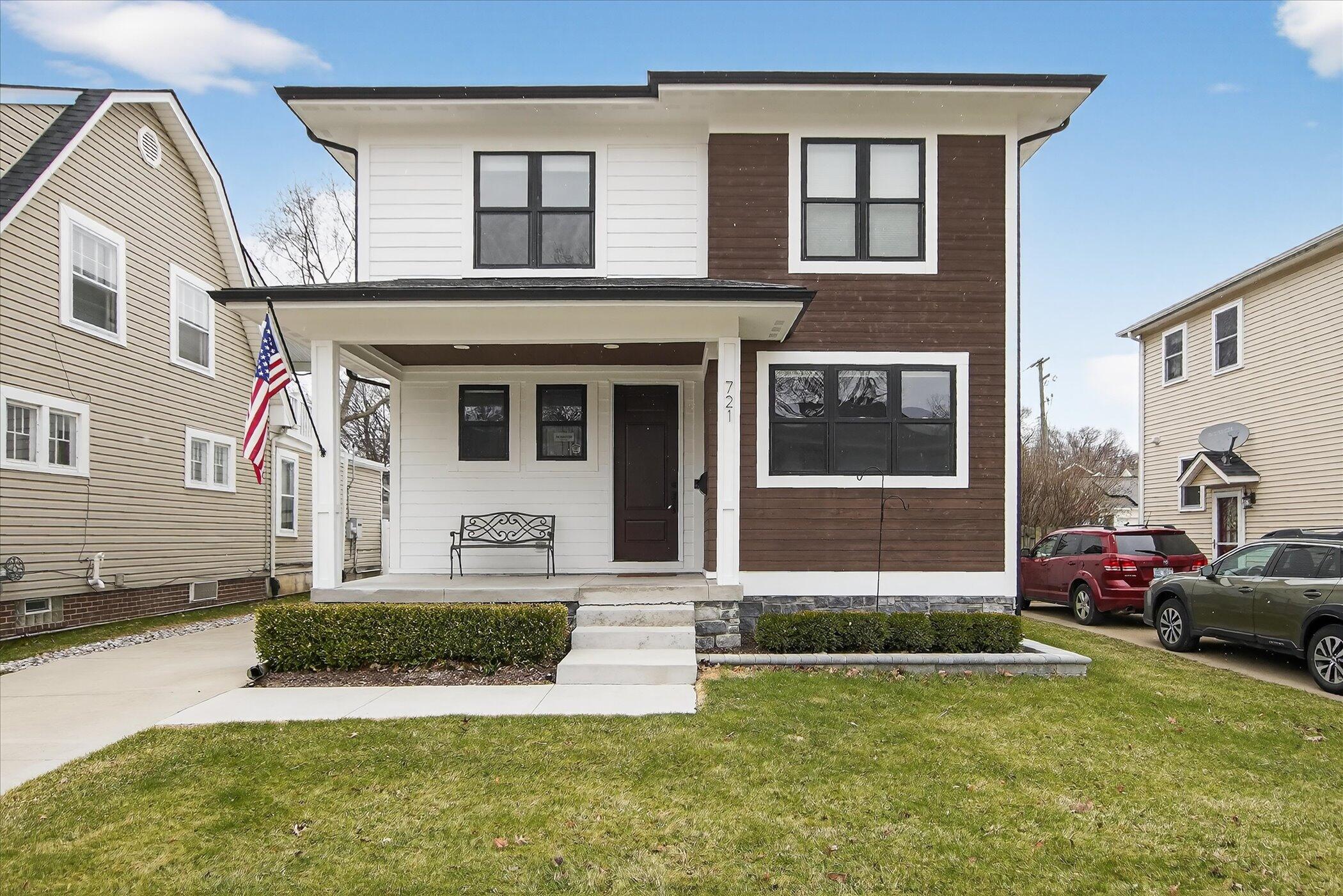 721 E Farnum Avenue