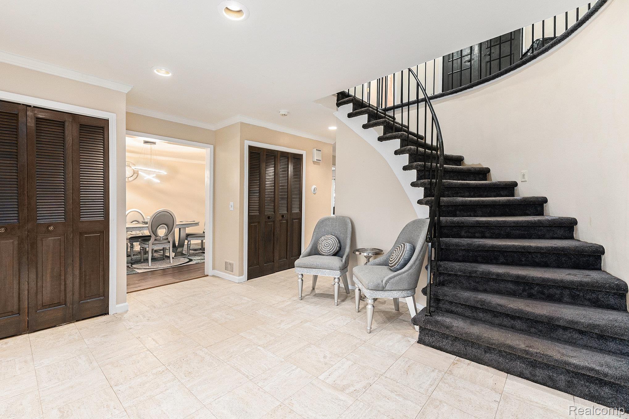 Southfield City, Michigan 48034, United States, 4 Bedrooms Bedrooms, ,3 BathroomsBathrooms,Residential,Active,191904