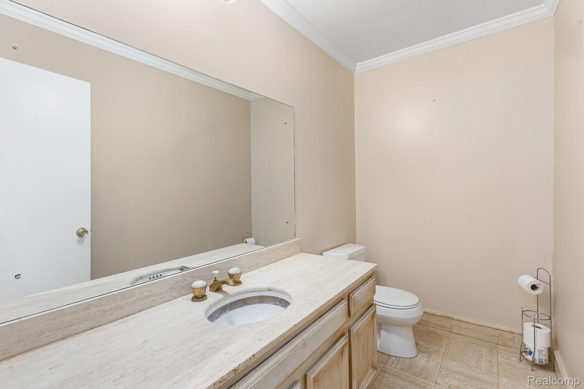 Southfield City, Michigan 48034, United States, 4 Bedrooms Bedrooms, ,3 BathroomsBathrooms,Residential,Active,191904